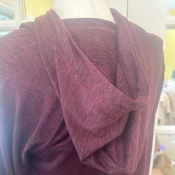 Athleta NWOT Pullover Hooded CYA Top Burgundy/Maroon Hoodie Thumb Holes M - Picture 9 of 11